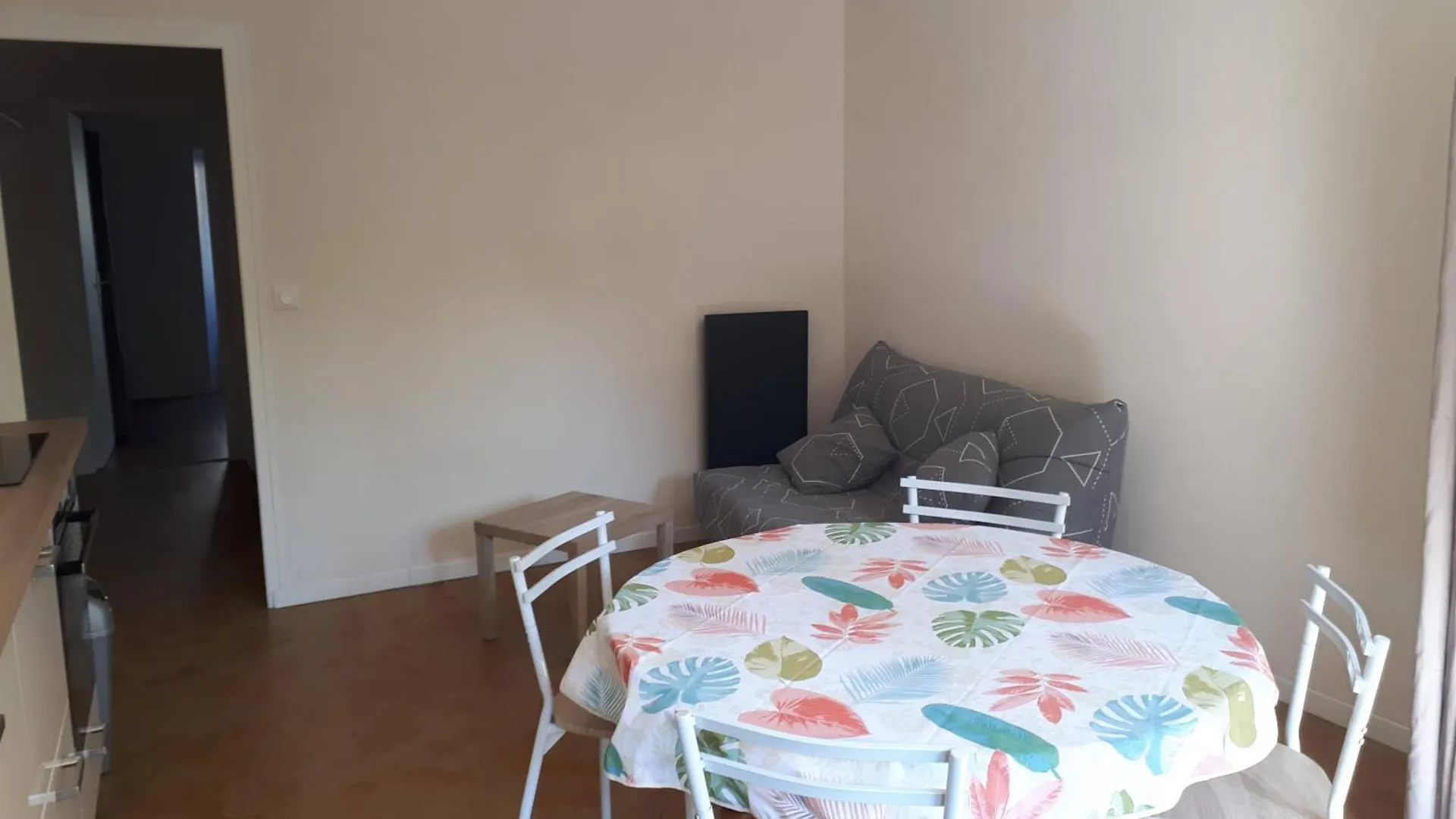 Appartement Le Pouvoir Des Fleurs,Jusqu'A 4 Personnes